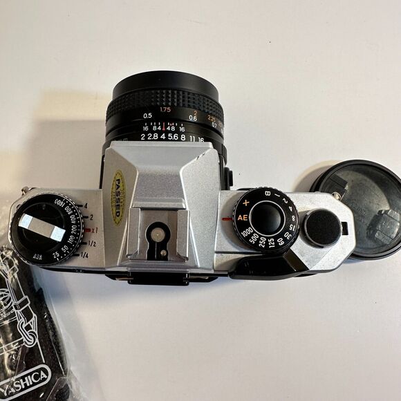 Yashica FX-D Quartz SLR Vintage Film Camera w/extra Lens included Untested - Picture 3 of 10